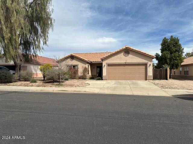 Primary Photo - 3829 S Oxley