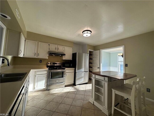 Foto del edificio - 1522 Brenland Cir