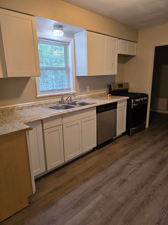 Foto del edificio - 641 N 38th St