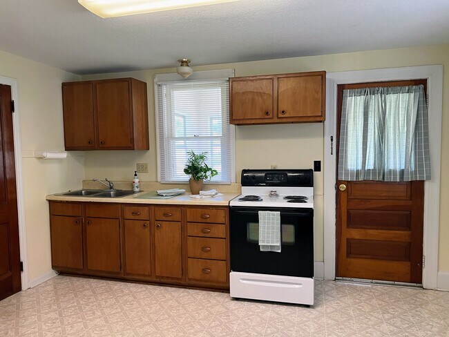 Foto del edificio - 41 Bowers Ave