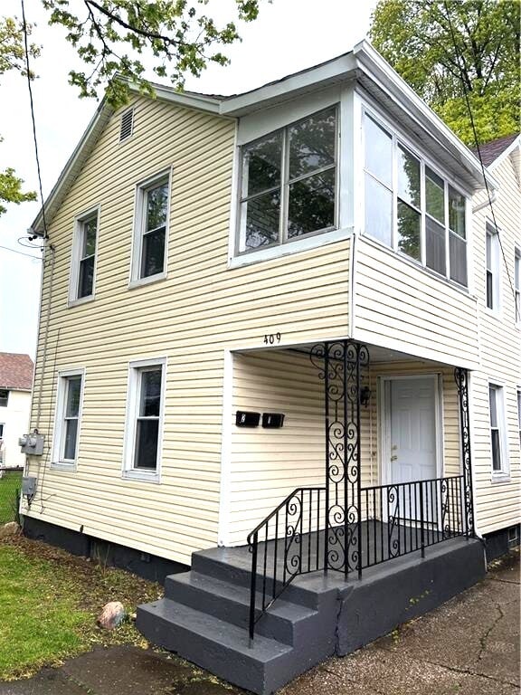 Building Photo - 409 Ross St