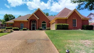 Building Photo - 605 Alexandria Dr