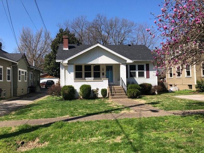 Building Photo - 132 N Crestmoor Ave