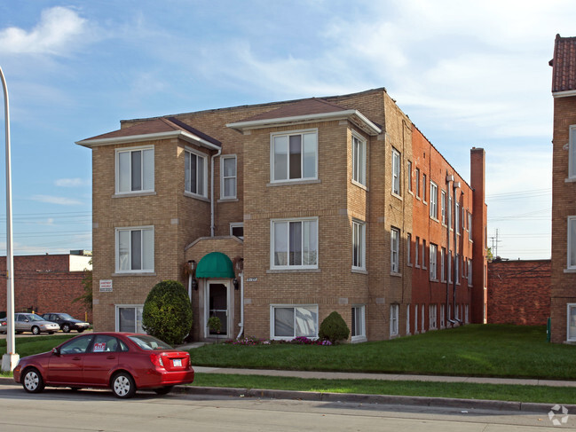 Building Photo - Oakman Apartments