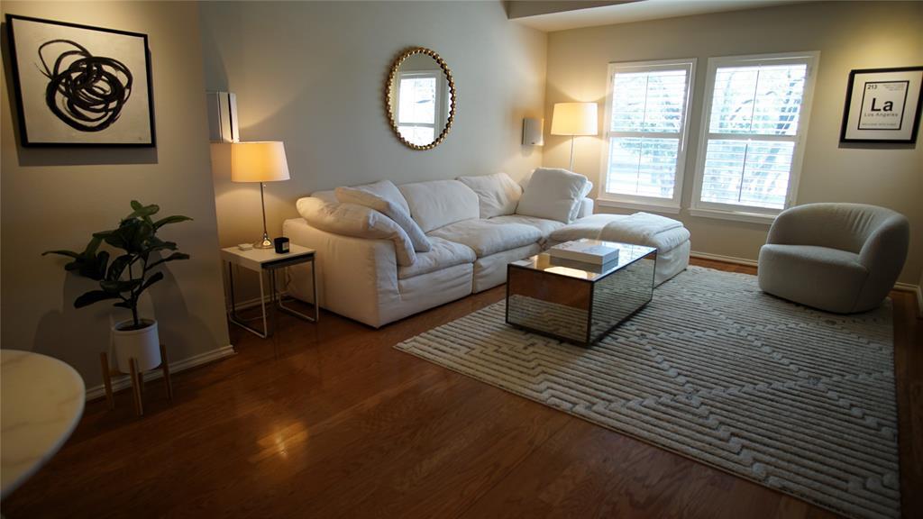 Foto principal - 922 Memorial Heights Dr