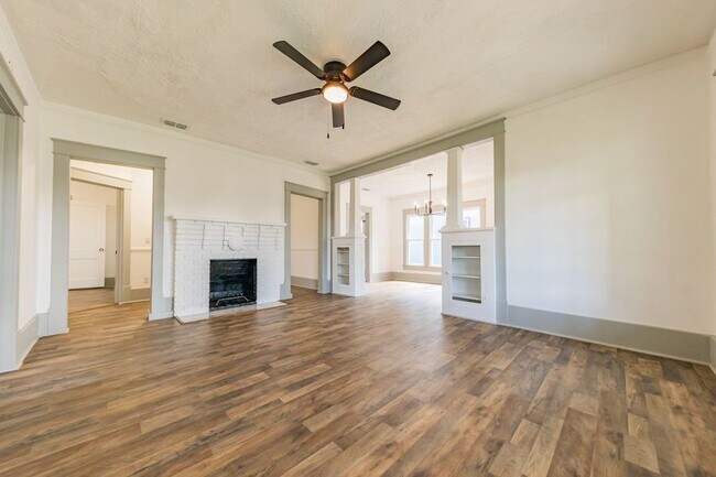 Foto del edificio - 511 Avenue G NW