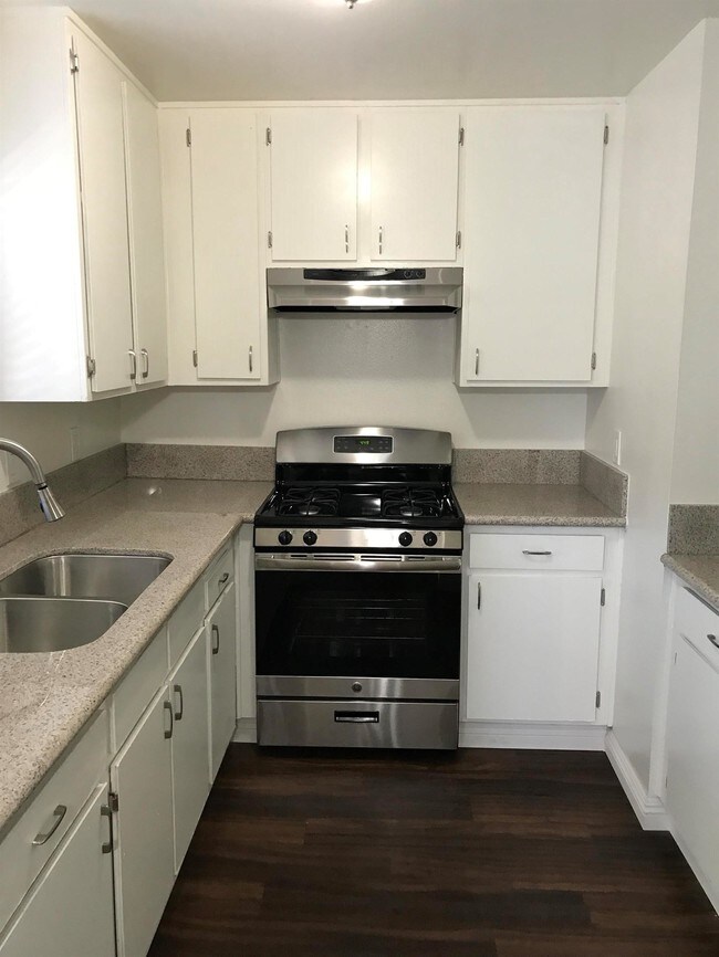 Building Photo - 14427 Lemoli Ave