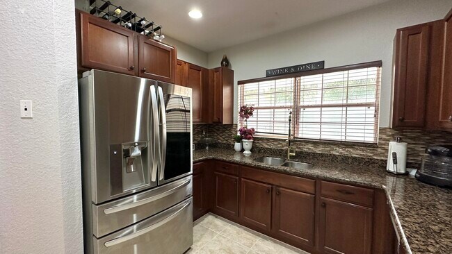 Building Photo - 4702 Cohune Palm Ct