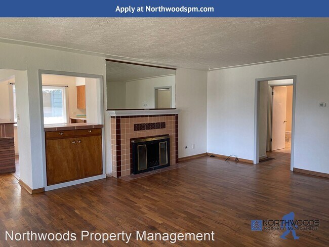 Building Photo - 2 br, 1 bath House - 640 S. Holly Street