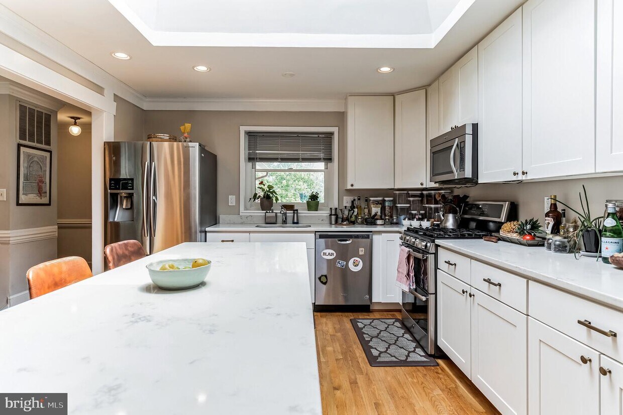 9329 Harvey Rd, Silver Spring, MD 20910 House for Rent in Silver