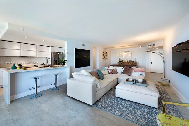 Foto del edificio - 12000 N Bayshore Dr