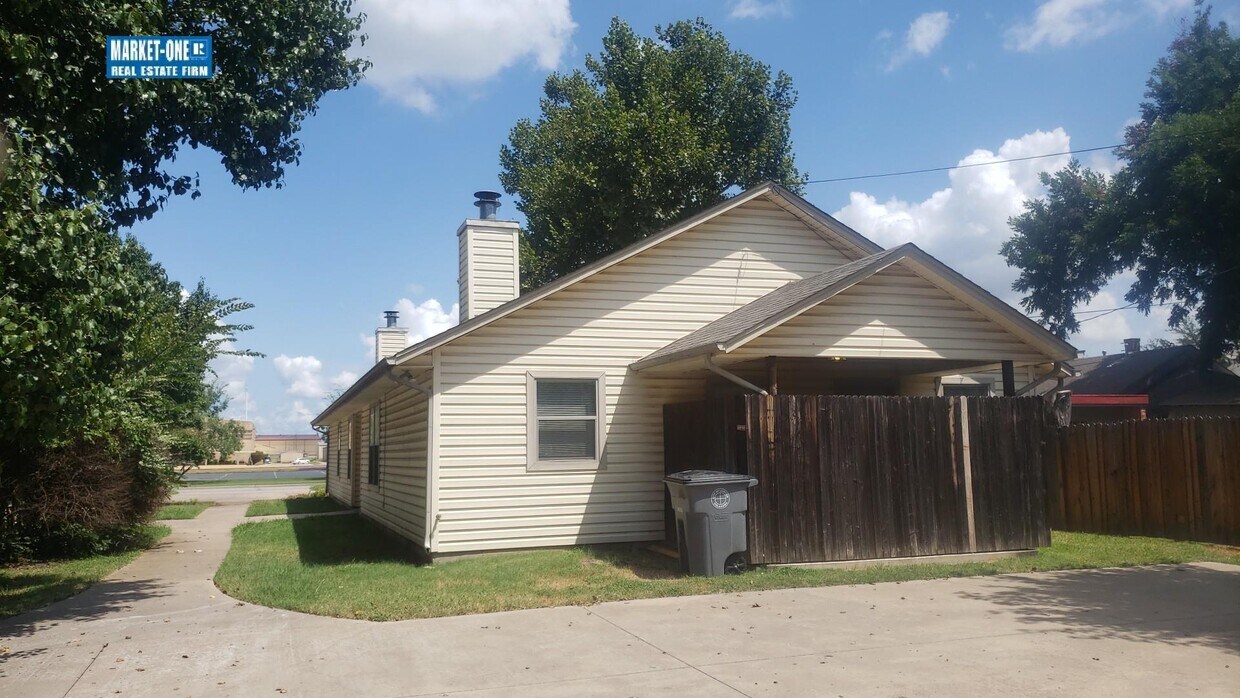 910 NW Ferris Ave Unit B, Lawton, OK 73507 Condo for Rent in Lawton