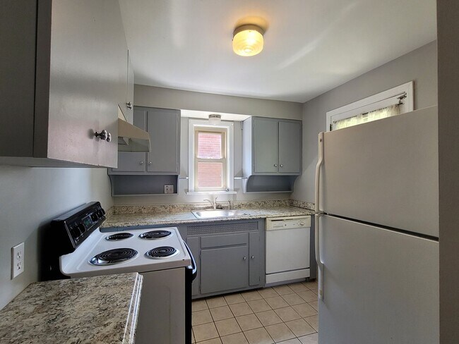 Foto del edificio - 3 Bedroom Home in Mt. Lebanon!