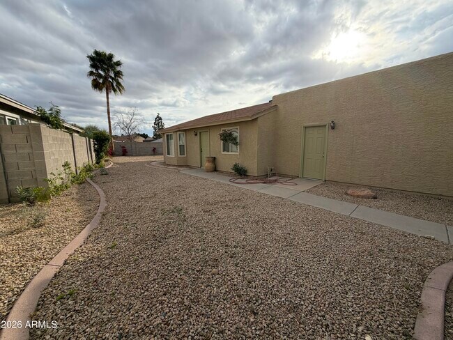 Foto del edificio - 909 E Escuda Dr