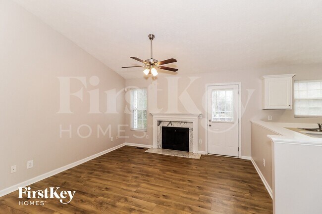 Building Photo - 8630 Bayhill Dr