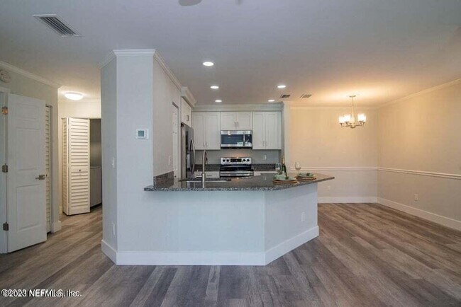 Building Photo - 200 Ironwood Dr