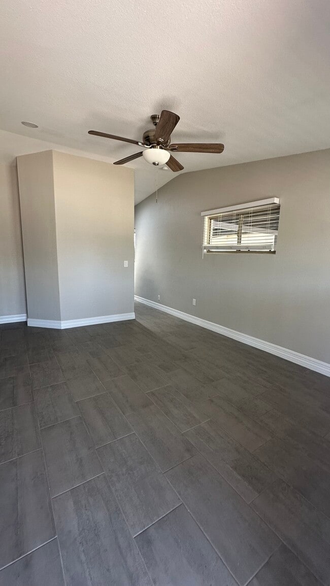 Building Photo - Central Tempe 3br
