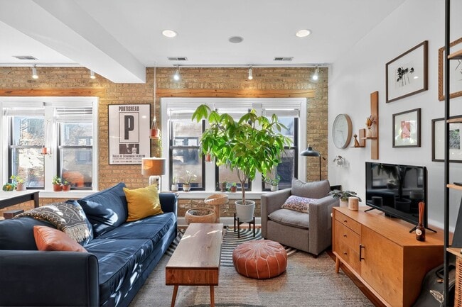 Building Photo - 1362 W Estes Ave