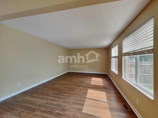 Building Photo - 11025 Pelphry Ln