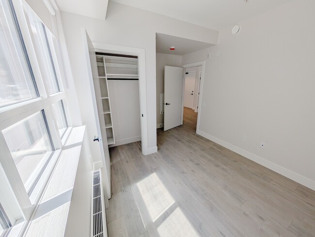 Building Photo - 13458 95 Av