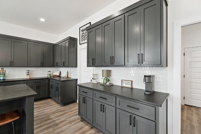 Foto del edificio - Fully Furnished Home in Broken Arrow