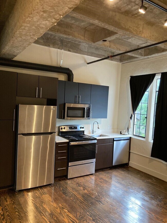 Building Photo - 4411 Dallas St