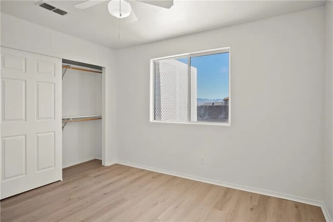 Foto del edificio - 7751 Larkspur Dr