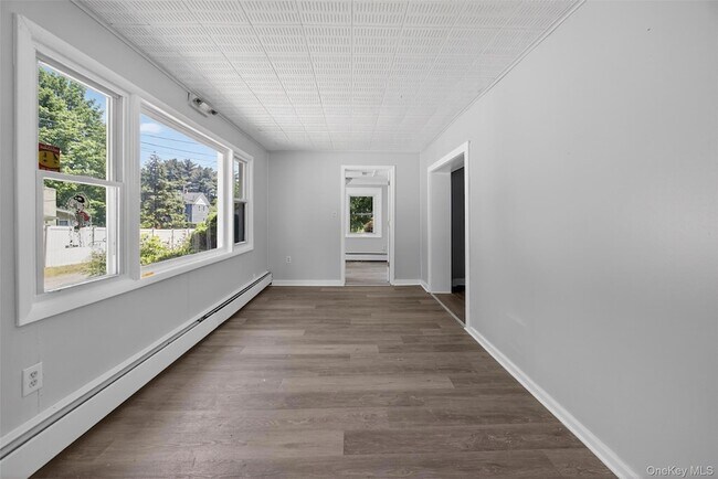 Building Photo - 4 Riverview Ave