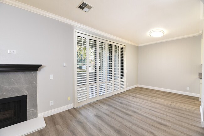 Foto del edificio - 3655 Birchwood Terrace