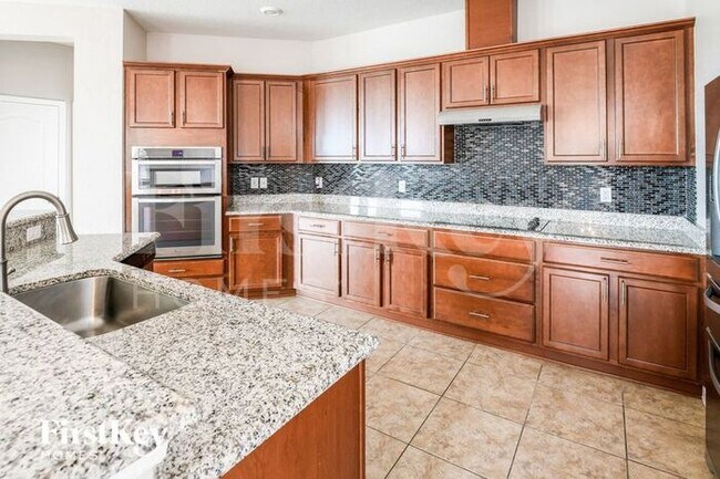Foto del edificio - 12211 Moss Lake Loop
