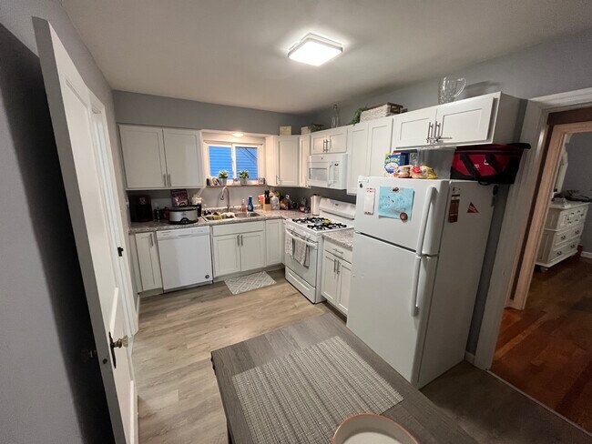Foto del edificio - 4131 Oakwood Ave