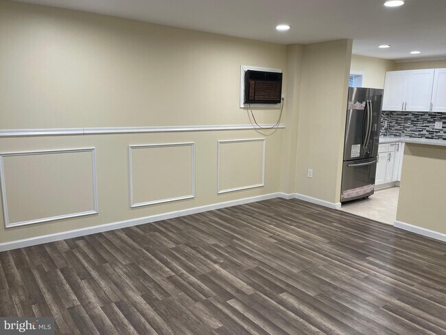 Foto del edificio - 9 Dixfield Ave