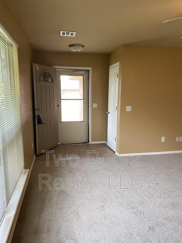 Building Photo - 1725 Riviera Ln