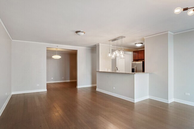Foto del edificio - 450 E Waterside Dr