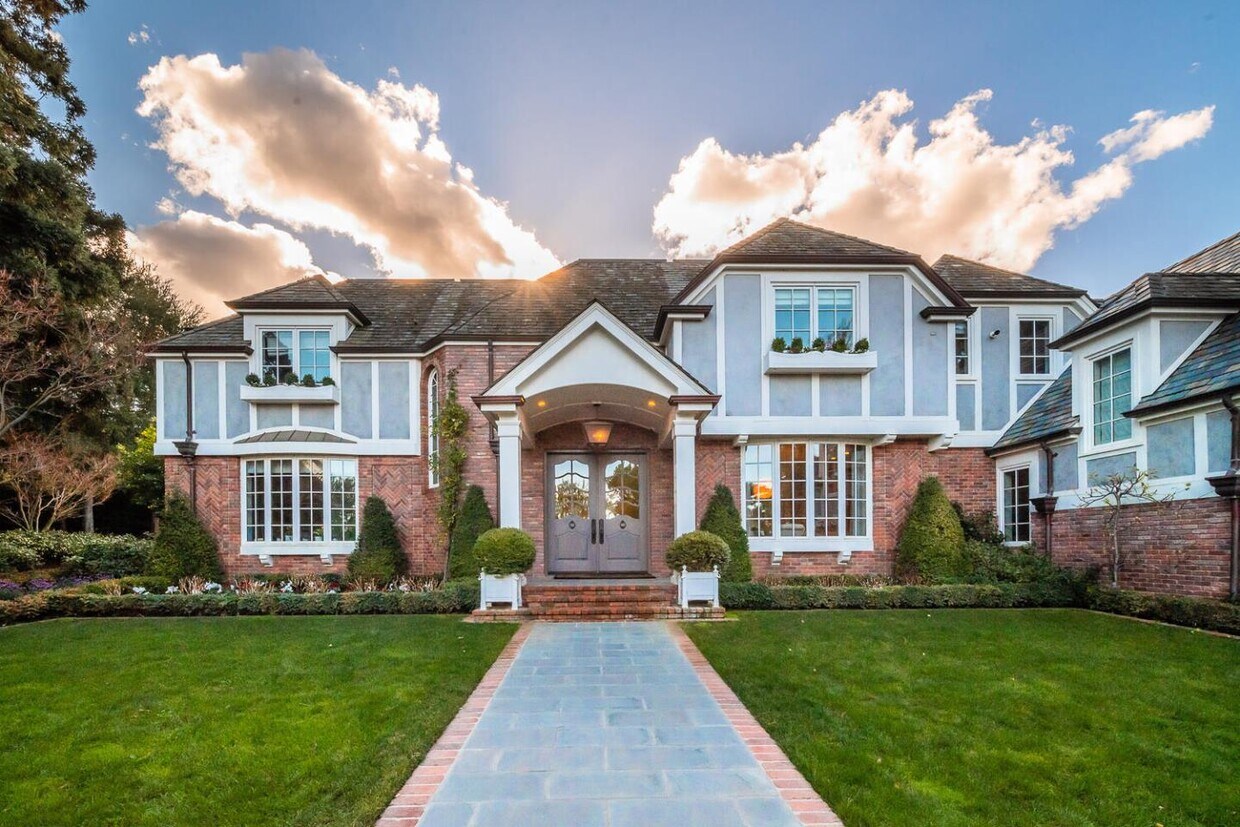 Primary Photo - 25500 Burke Ln