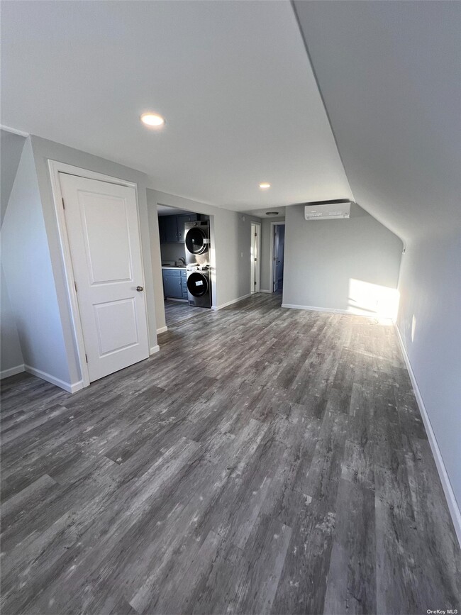 Foto del edificio - 845 E Walnut St