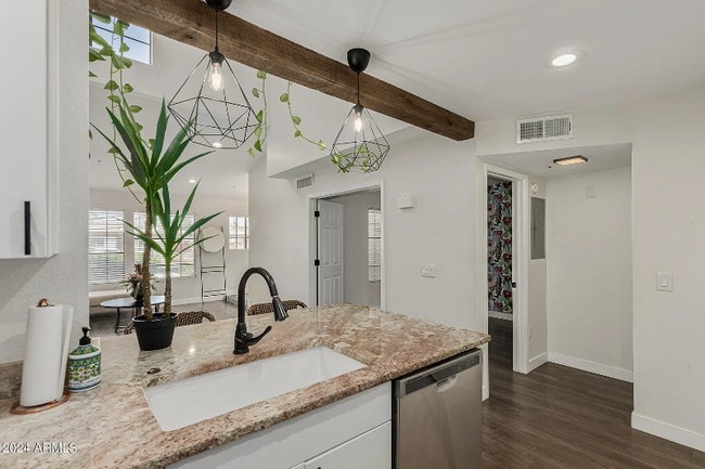 Building Photo - 8625 E Belleview Pl