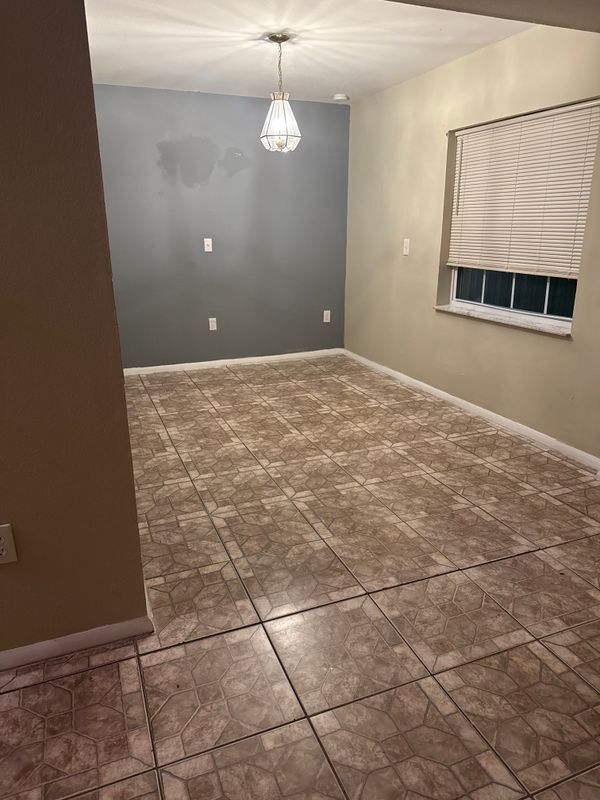 Building Photo - 1015 W Sumner St