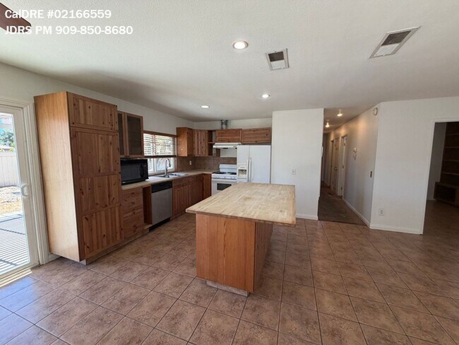 Foto del edificio - Chino 3 Bedroom Home