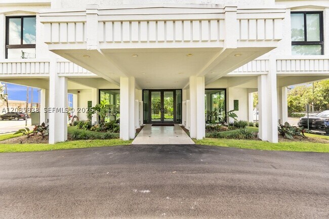 Foto del edificio - 1600 S Bayshore Ln