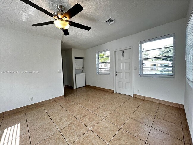 Building Photo - 2527 N 23rd Ave