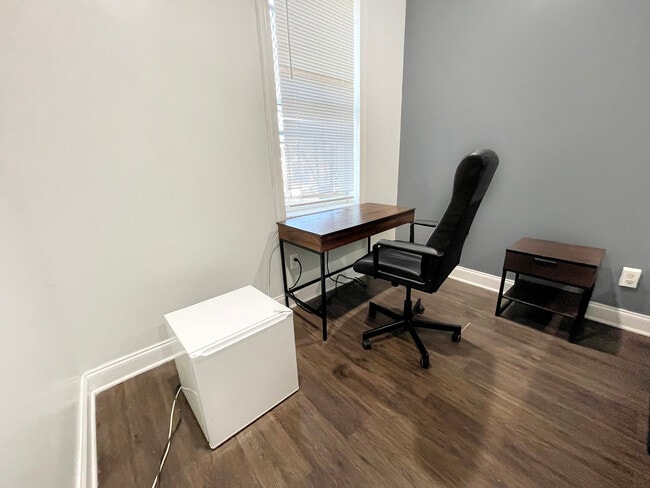 Bedroom - 2242 Linden Ave