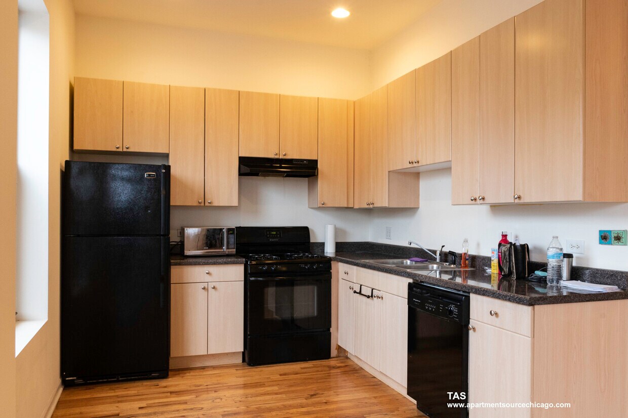 2344 N Milwaukee Ave Unit 2, Chicago, IL 60647 2344 N Milwaukee Ave
