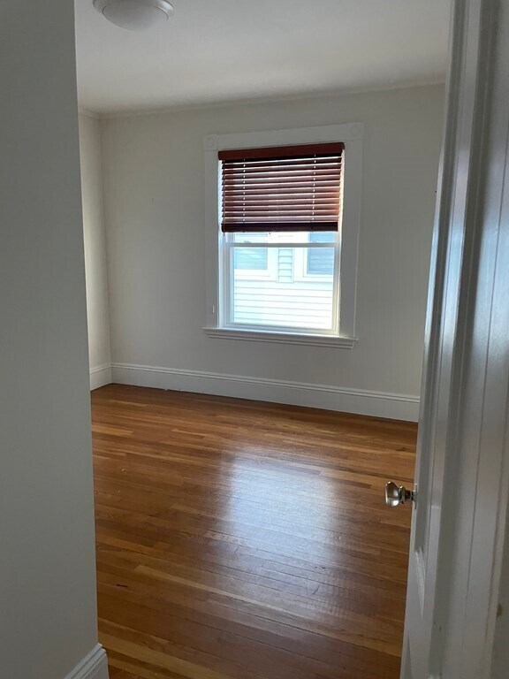 Building Photo - 39 Thorndike St