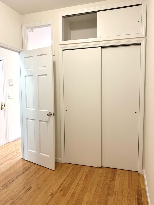 Building Photo - 2 Bedroom + Office/Guest Room