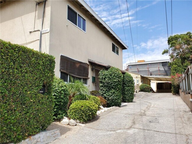 Foto del edificio - 2549 1/2 Hermosa Ave