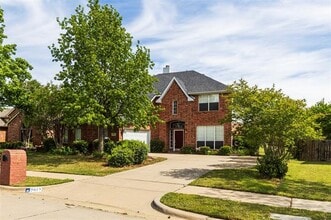 Building Photo - 2917 Osage Ln