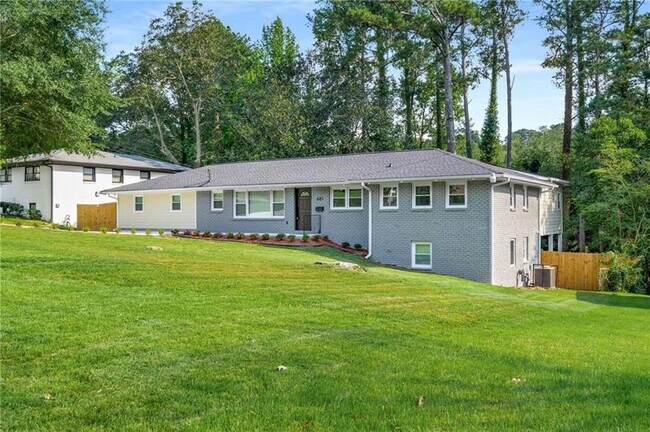 Foto del edificio - 681 Fielding Ln SW