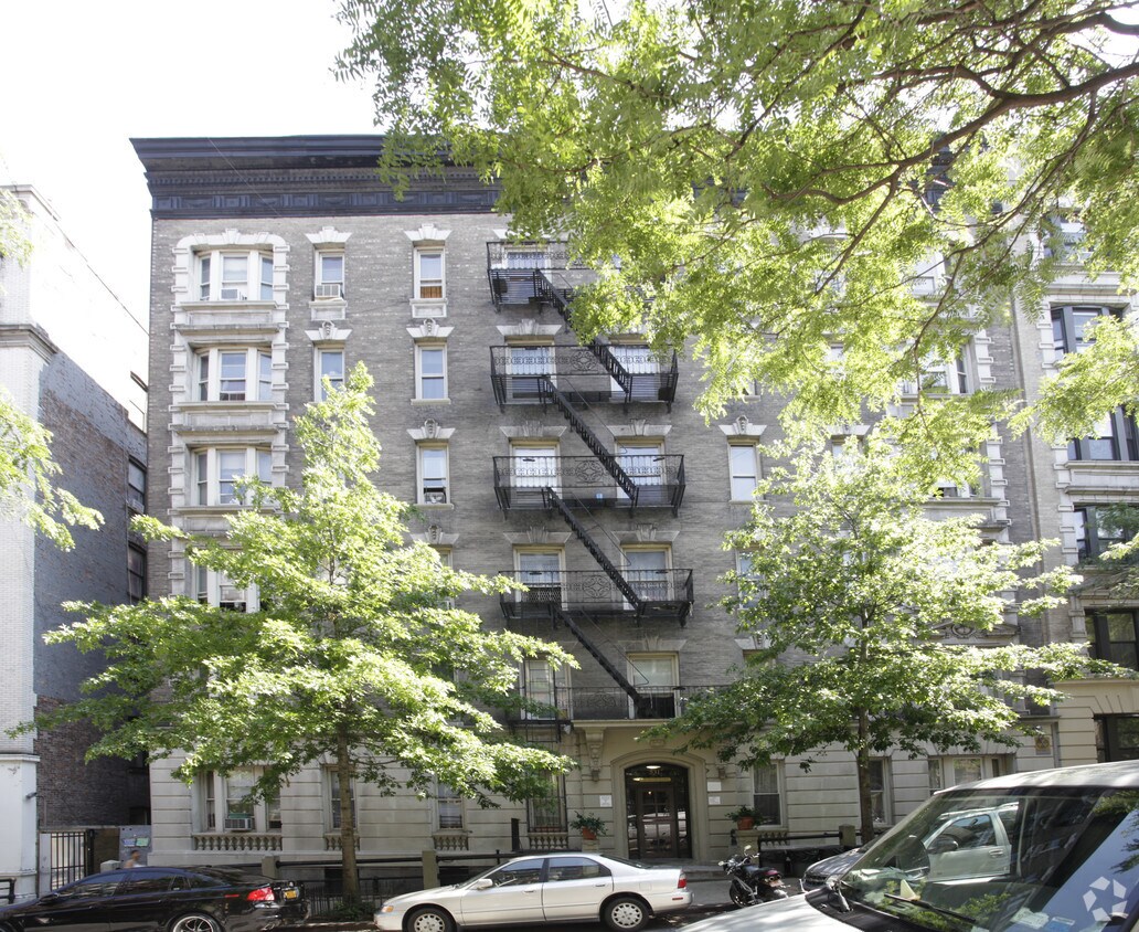 Building Photo - The Silver Maple