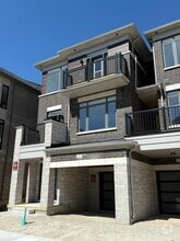 Building Photo - 27 Bonnington Dr